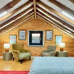 Casa Baleia Laranja Ocean-front Willa Madalena (Azores)