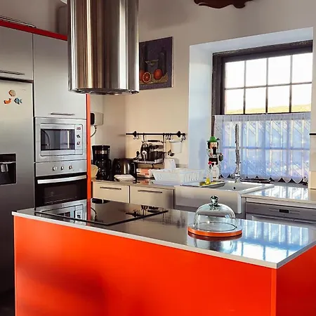 Villa Casa Baleia Laranja Ocean-front Madalena (Azores)