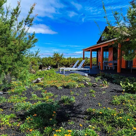 Casa Baleia Laranja Ocean-front Madalena (Azores)