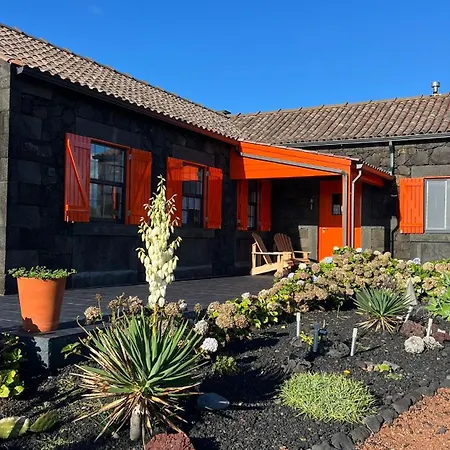 Casa Baleia Laranja Ocean-front Villa *