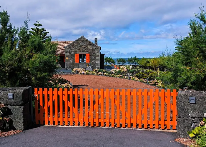 Casa Baleia Laranja Ocean-front * Madalena (Azores)