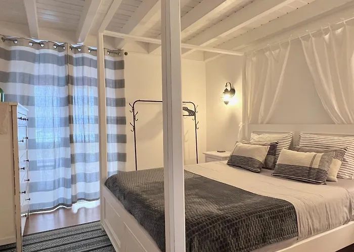 Casa Baleia Laranja Ocean-front