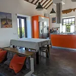 Casa Baleia Laranja Ocean-front