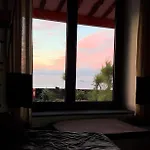 Villa Casa Baleia Laranja Ocean-front Madalena (Azores)