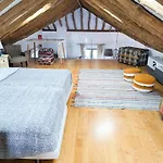 Casa Baleia Laranja Ocean-front مادالينا