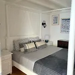 Casa Baleia Laranja Ocean-front