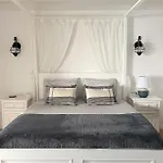 Casa Baleia Laranja Ocean-front Villa