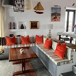 Casa Baleia Laranja Ocean-front Villa Madalena (Azores)