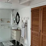 Casa Baleia Laranja Ocean-front *
