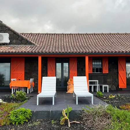 Villa Casa Baleia Laranja Ocean-front Madalena (Azores)