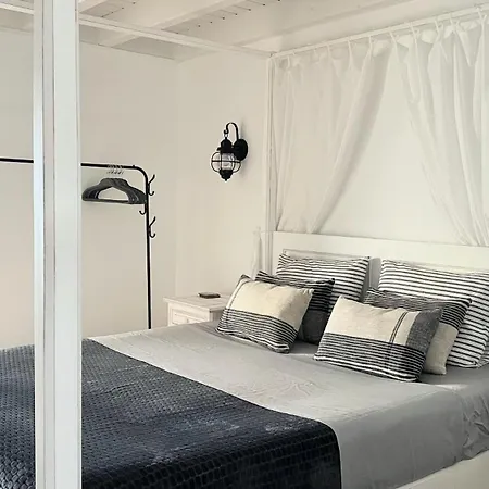 Casa Baleia Laranja Ocean-front Villa