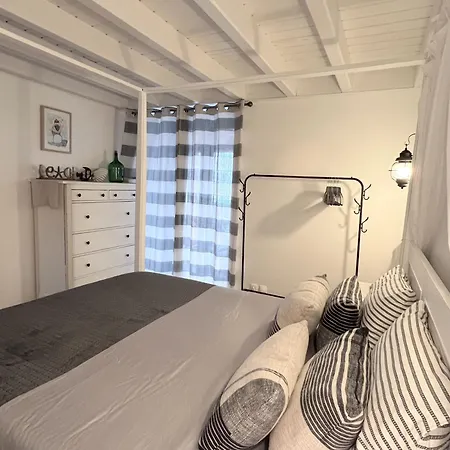 Casa Baleia Laranja Ocean-front Villa *