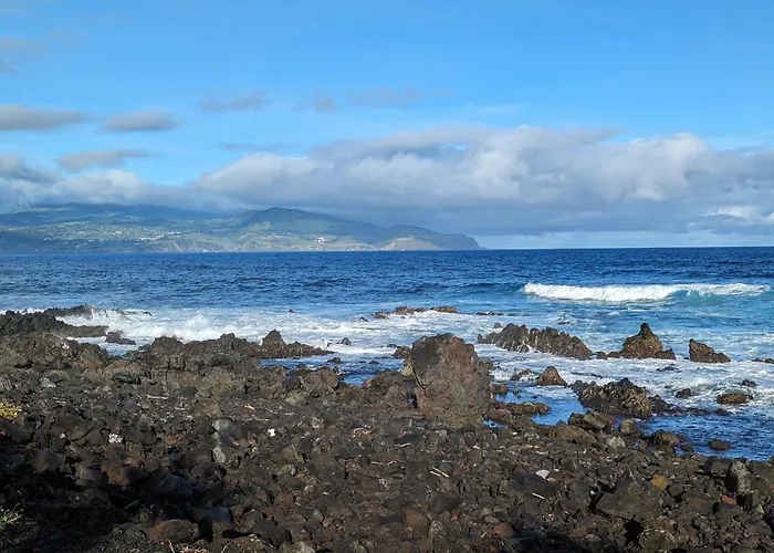 Casa Baleia Laranja Ocean-front Villa Madalena (Azores)