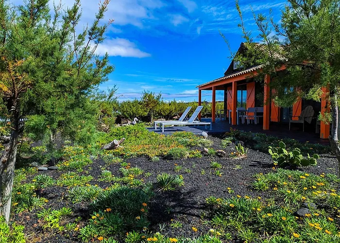 Casa Baleia Laranja Ocean-front Madalena (Azores)
