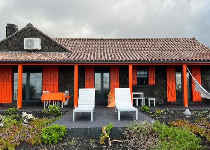 Villa Casa Baleia Laranja Ocean-front Madalena (Azores)
